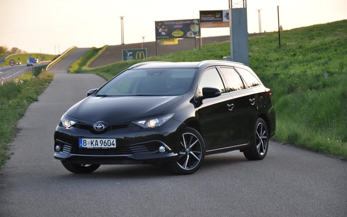 Toyota Auris cena 47500 przebieg: 166000, rok produkcji 2018 z Jarosław małe 704